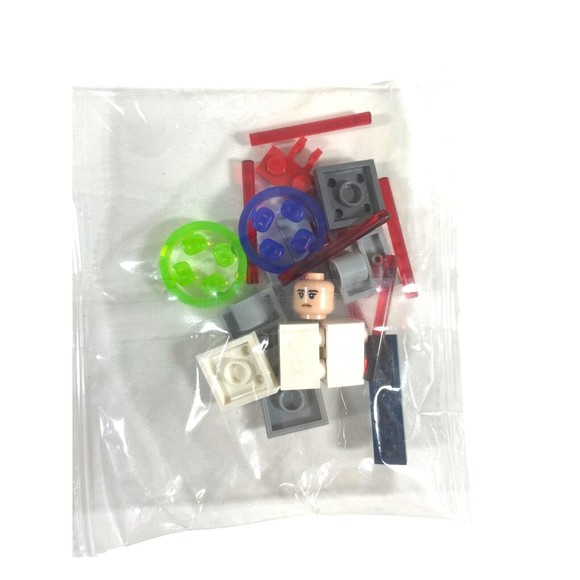 LEGO 8 Piece Assorted New Sealed Bag Lot Bricks & Pieces With 2 Heads NEW! - Picture 7 of 9